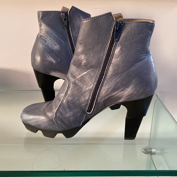 Like Smug Prophecy Boots - Picture 5 of 9